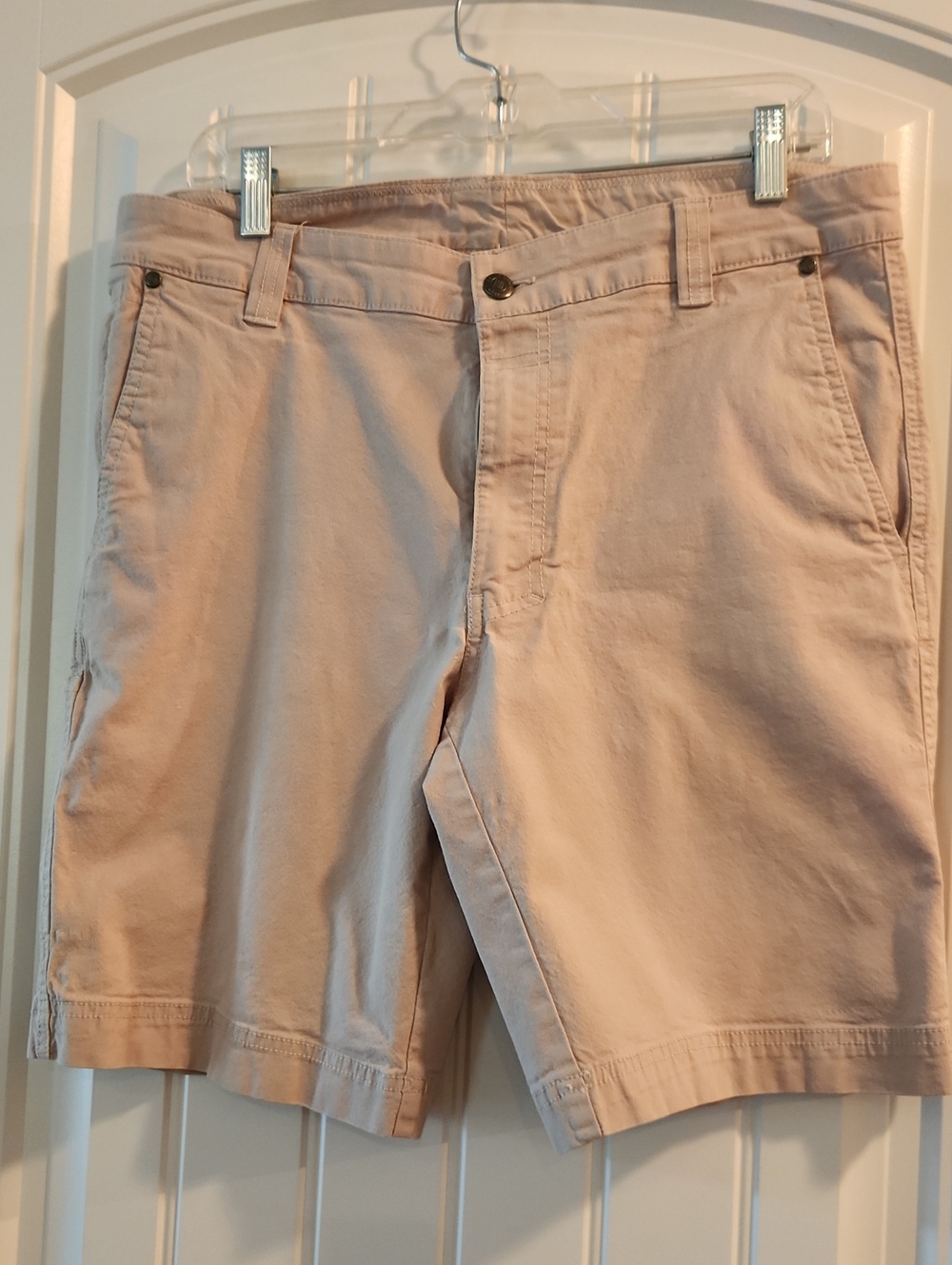 Columbia Size 34 Kahki Shorts